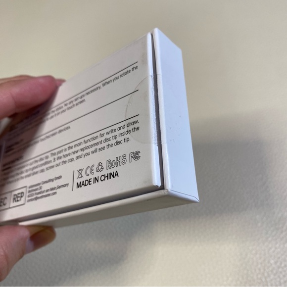 😁 OASO Universal Black & White Stylus Pens with Case and Tips - Picture 4 of 5